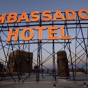 Ambassador Hotel Milwaukee, Trademark Collection By Wyndham